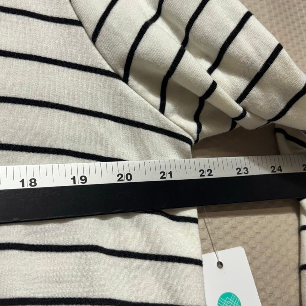 Pink Clover Women's XL Striped Raglan Top NWT White Black Pocket - Picture 8 of 10